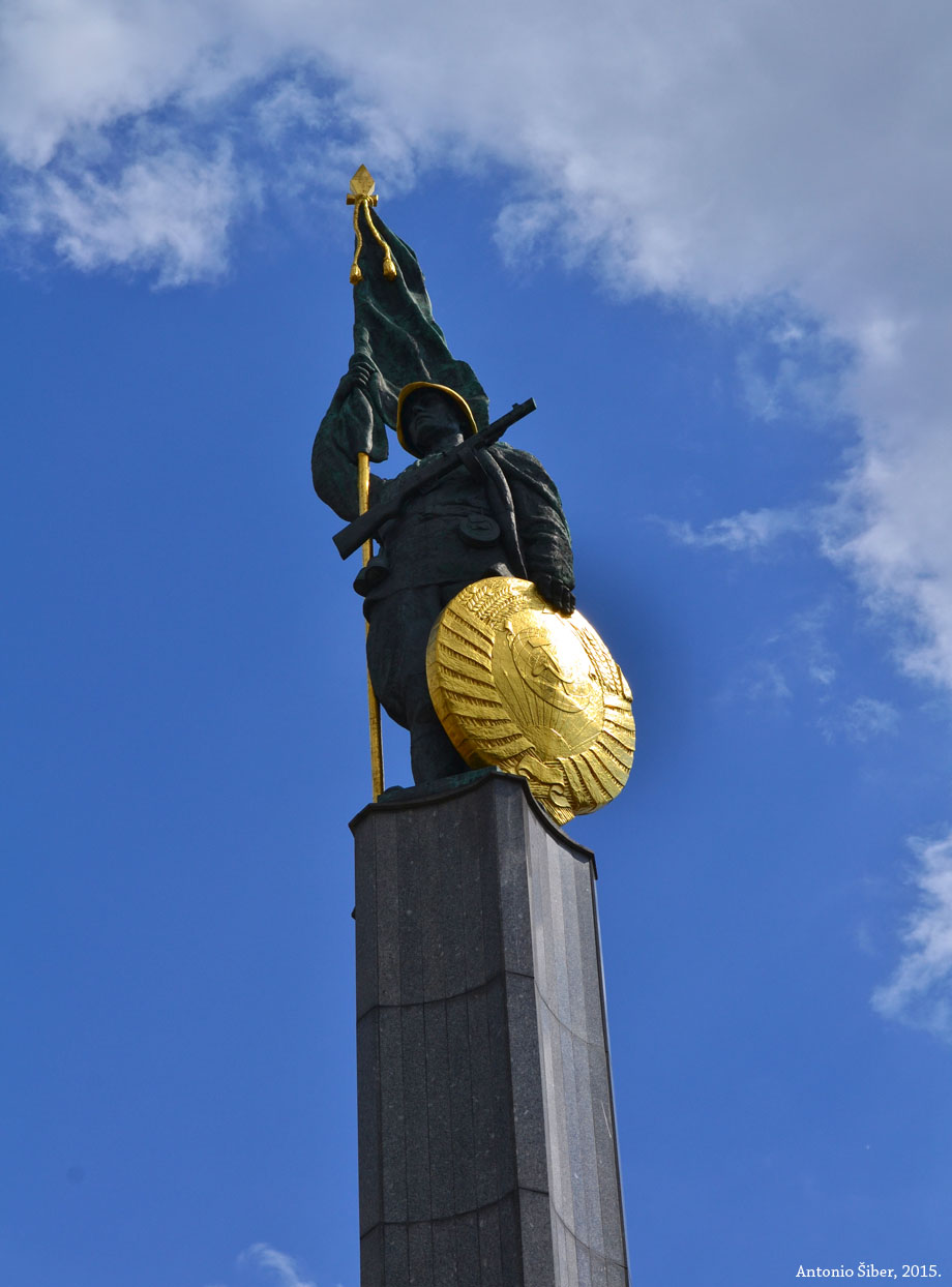 Spomenik pobjedi, ruski vojnik