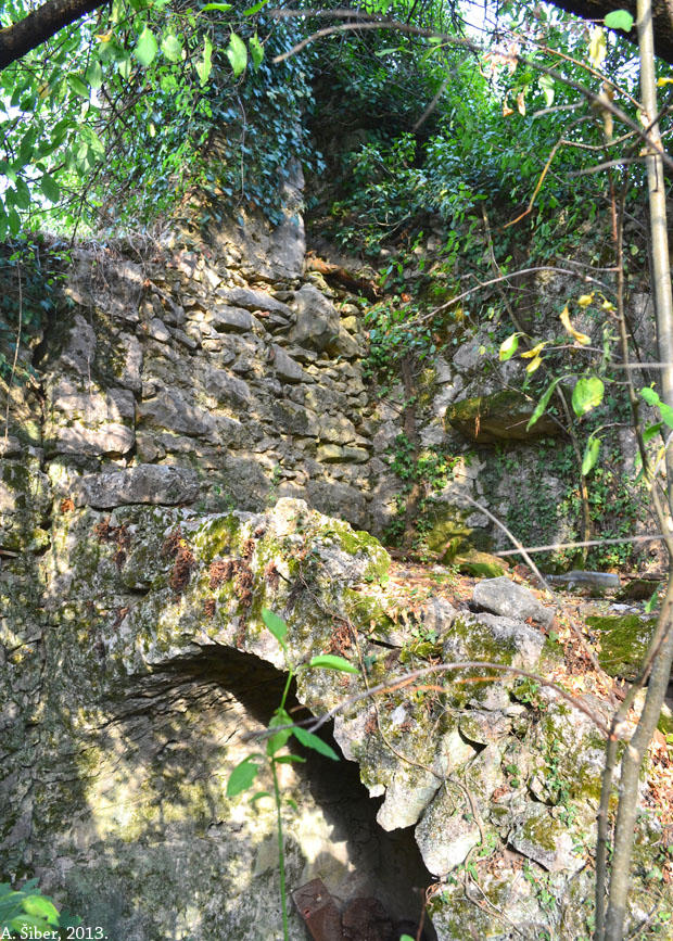Dolovo, kuća