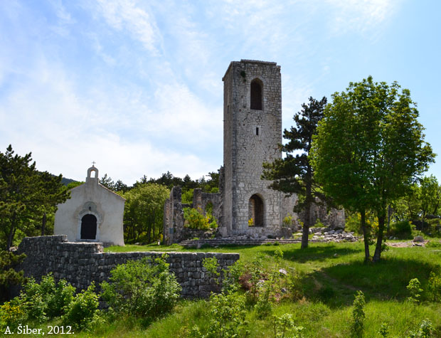 Gradina Hreljin. Sveti Juraj i kapelica.