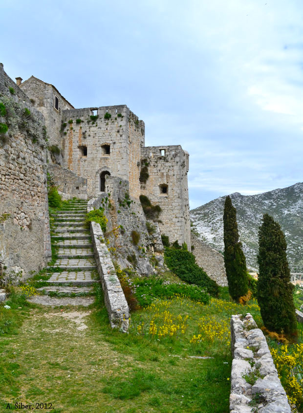 Klis, zidovi i kule
