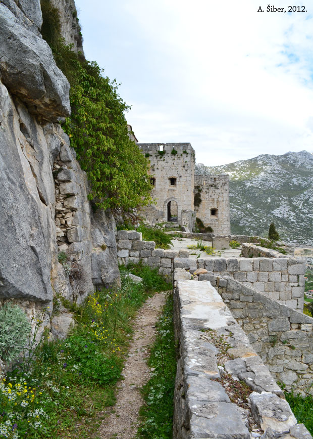 Klis, zidovi i kule