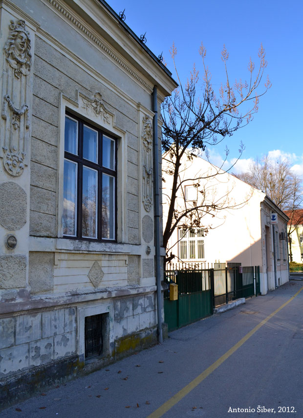 plavi prozori u koprivničkoj ulici