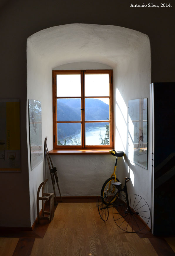 Dvorac Rajhenburg, prozor 2
