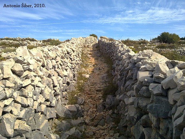 suhozidni tunel