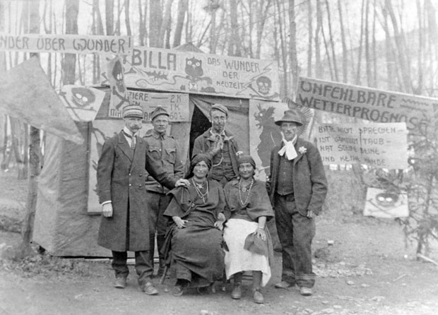 fotografija iz kobaridskog muzeja; vojni cirkus