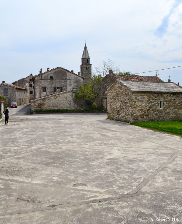 Trg, Roč