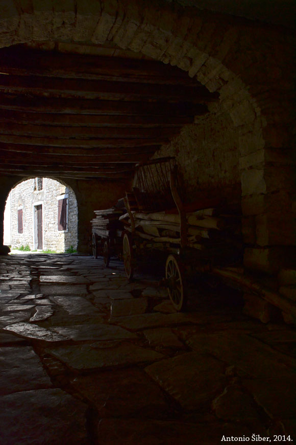Draguć, tunel