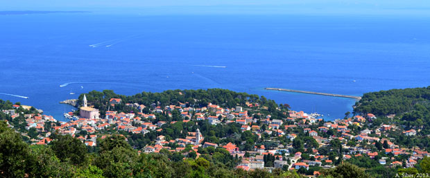 panorama Velog Lošinja fotografirana s pozicije Sv. Ivana