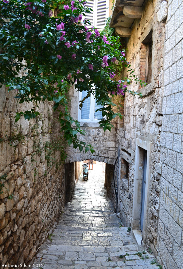 Korčula prolaz motocikl