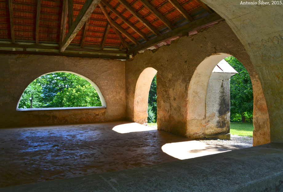 Vinica, Žeželj, crkva