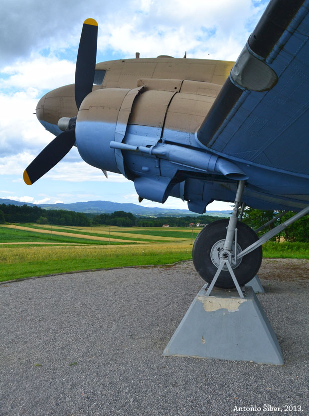 Otok, DC3