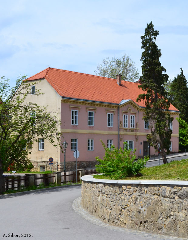 Varaždinske Toplice. Zgrada.