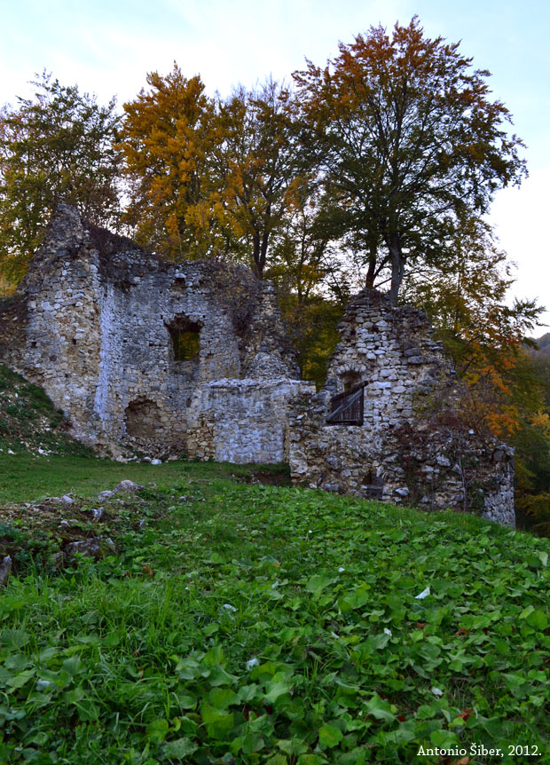 Zelingrad, poligonalna kula