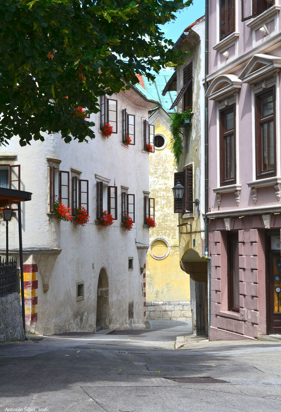 Škofja Loka, pored Mestnog trga